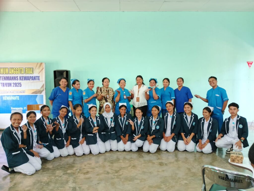 stikes st. elisabeth keuskupan maumere