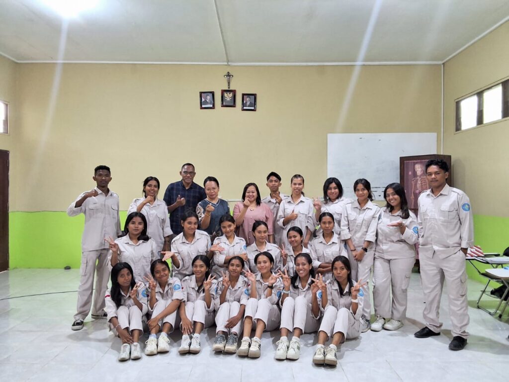 DEKONSTRUKSI KONSEP “SEHAT” DAN “SAKIT”: PANDANGAN JACQUES DERRIDA DALAM WACANA KESEHATAN