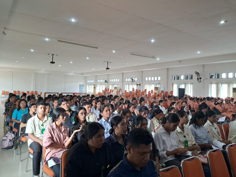 stikes st.elisabeth keuskupan maumere