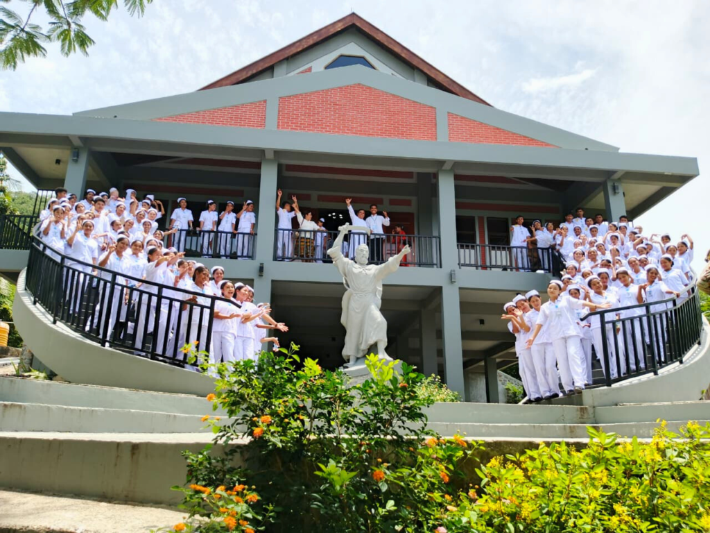 stikes st.elisabeth keuskupan maumere